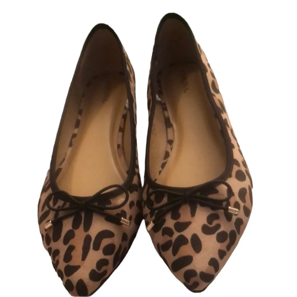 Merona size 10 leopard print flats faux suede bow detail like new true to size